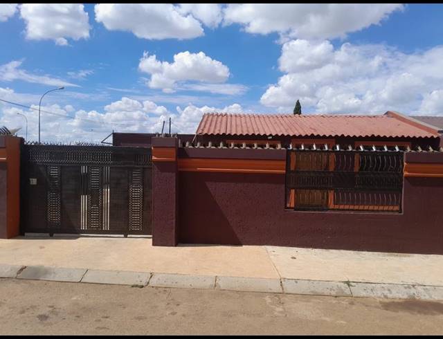2 BEDROOM PROPERTY TO RENT IN NALEDI